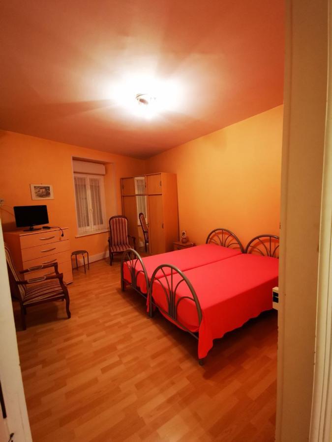 Les Geraniums Apartman Bains-les-Bains Kültér fotó